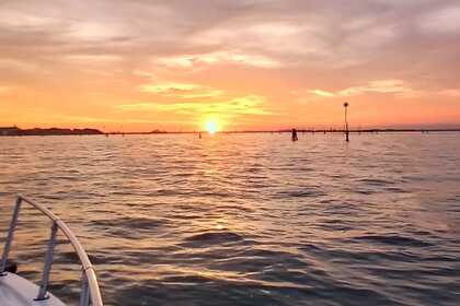 Hire Motorboat Aquabat Bahia 20 Venice