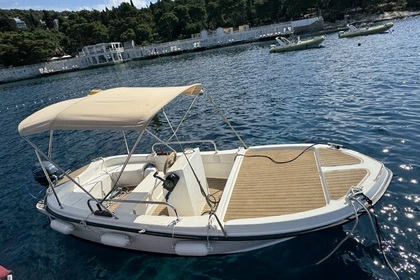Rental Motorboat BETINA 500 Hvar