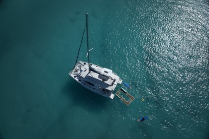 Charter Catamaran Robertson & Caine Leopard 48 Nassau