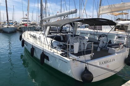 Hire Sailboat Bénéteau Oceanis 51.1 - 5 + 1 cab. Alimos