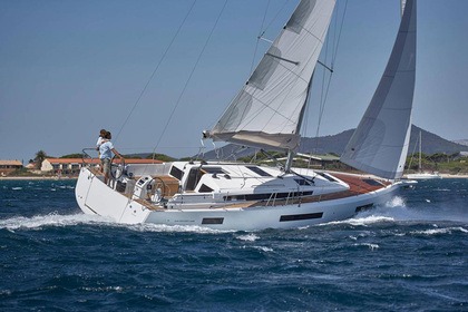 Noleggio Barca a vela Jeanneau Sun Odyssey 440 Castellammare di Stabia