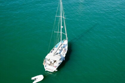 Hire Sailboat Beneteau Cyclades 39.3 Albufeira