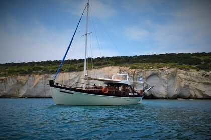 Hire Gulet Traditional Wooden Boat Zephyros Milos
