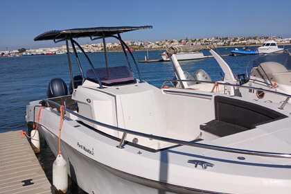 Hire Motorboat Pacific Craft 27RX Portimão