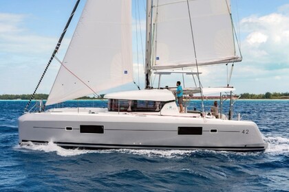 Charter Catamaran Lagoon-Bénéteau Lagoon 42 - 3 + 1 cab. Saint Thomas