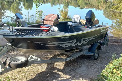 Hire Motorboat Riverlake fishing Machine 465 Tiller Colomiers