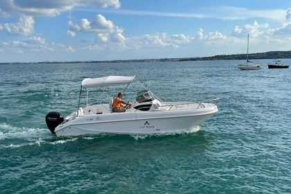 Hire Motorboat Ayros XA 24 Moniga del Garda
