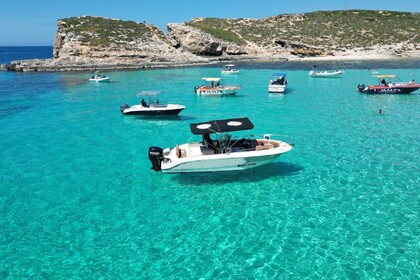 Hire Motorboat Blue Lagoon Comino Mellieha