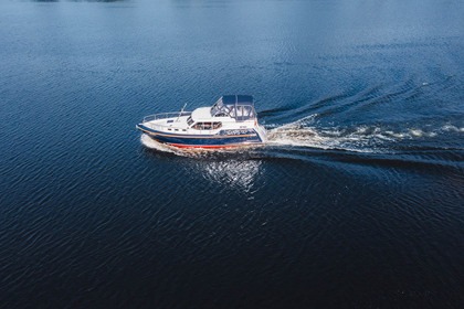 Hyra båt Motorbåt Gruno 35 Classic EXCELLENT Mon Amour Mecklenburgska sjöarna