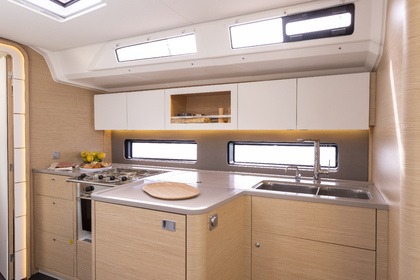 Hire Sailboat  Sunsail 41.3 Road Town