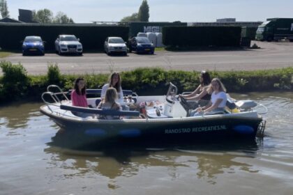 Hire Motorboat Sloep Luxe Delft