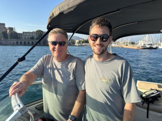 Mandelieu-la-Napoule Motorboat Sea Ray 240 Sundeck alt tag text