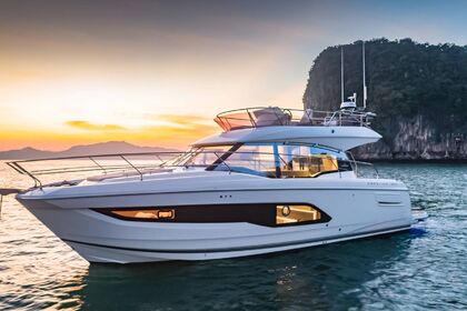 Hire Motorboat prestige 420 Fly Fréjus