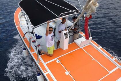 Charter Motorboat Exantas Marine Omega 33 Ouranoupoli