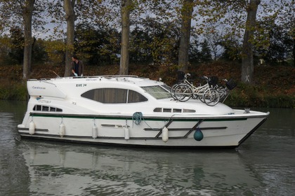 Hire Houseboat Classic Haines Rive 34 Homps