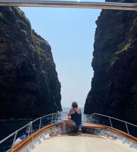 Aeolian Islands Motorboat Mileo Gozzo alt tag text