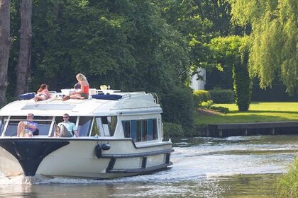 Hire Houseboat Premier Vision 3 Leitrim