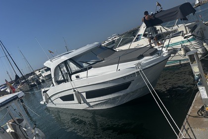 Rental Motorboat Beneteau Antares 9 Barcelona