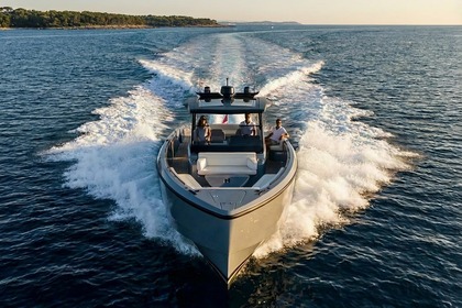 Hire Motorboat Vanquish 40 Grimaud