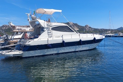 Miete Motorboot Gianetti 47 hard top Golfo Aranci