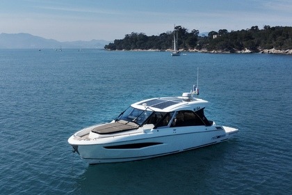 Verhuur Motorboot Greenline Greenline Neo Coupe Hybrid Cannes