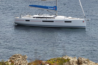 Charter Sailboat  Sunsail 44 SO Marigot