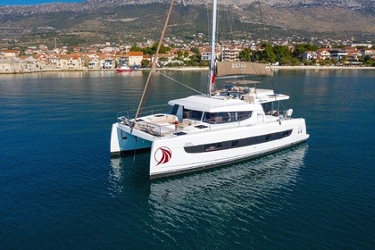 Чартер Катамаран Catana Bali 4.4 - 4 + 1 cab. Каштела
