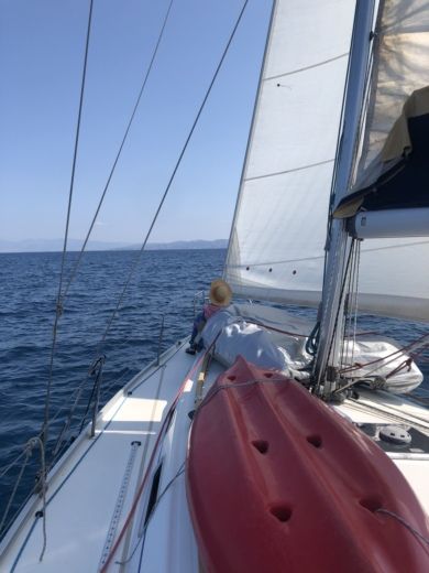 Piraeus Sailboat BENETEAU CYCLADES 43.4 alt tag text