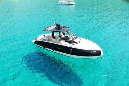 Charter Motorboat Invictus GT320 Poreč