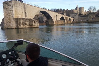 Hire Motorboat SEA RAY SEVILLE Le Pontet