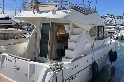 Charter Motorboat Jeanneau Prestiges 32 Golfe Juan