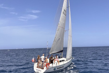 Hire Sailboat  Dehler 32 Marseille