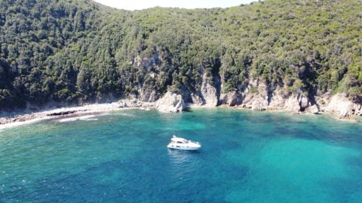 Ajaccio Motorboat Jeanneau Prestige 390 S alt tag text