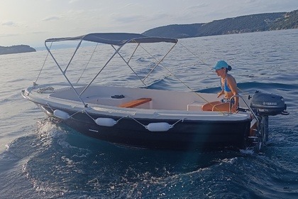 Hire Motorboat Adria 500 Boat without licence Rab