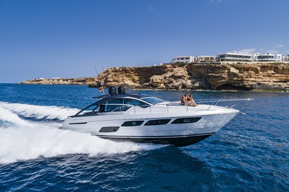 Charter Motorboat Pershing 54 Ibiza