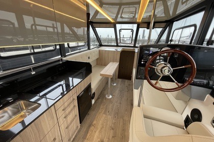 Charter Houseboat Cobra Futura 40 Grand Horizon Makkum