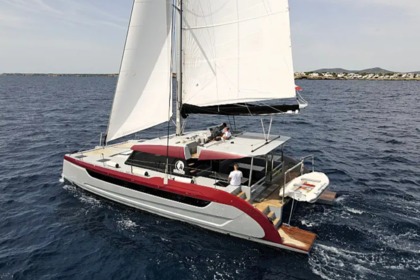 Rental Catamaran Luna 49 Split