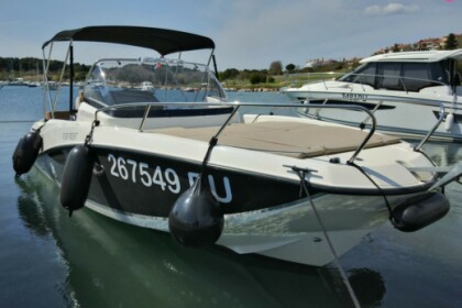 Verhuur Motorboot Quicksilver Activ 675 Sundeck Pula