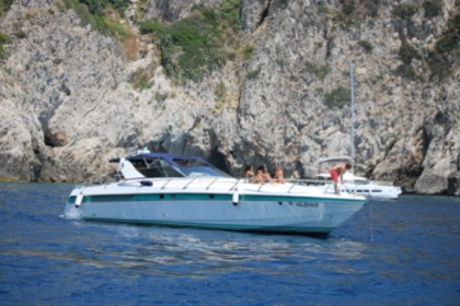 Hire Motorboat Tecnomarine Cobra 55 Sorrento