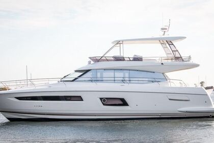 Verhuur Motorjacht Prestige Yachts Prestige 550 Flybridge Marina Lav