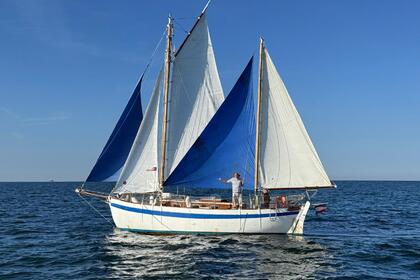 Charter Sailboat John G. Hanna Tahiti-Ketch La Rochelle