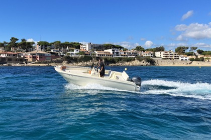 Hire Motorboat Invictus 190 FX Calella de Palafrugell