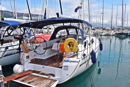 Alquiler Velero Bavaria Yachtbau Bavaria Cruiser 37 - 3 cab. Brač