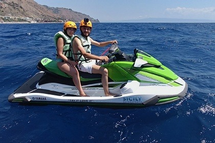 Noleggio Moto d'acqua Yamaha Vx Cruiser Letojanni