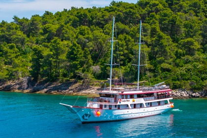 Rental Sailboat  Motorsailer Carpe Diem Trogir