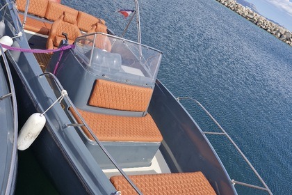 Hire Motorboat Quicksilver 675 open Marseille