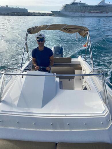 Palma de Mallorca Motorboat Pacific Craft 630 Sun Cruiser alt tag text