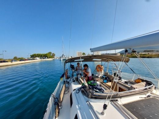 Korfu Sailboat Bavaria Cruiser 37 alt tag text