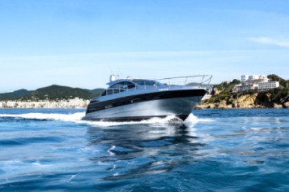 Noleggio Yacht a motore Pershing 56 Ibiza