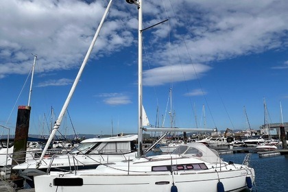 Charter Sailboat Beneteau Oceanis 31 Vilagarcía de Arousa